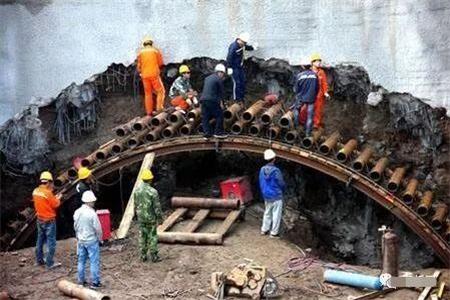 伊川隧道钢花管支护案例